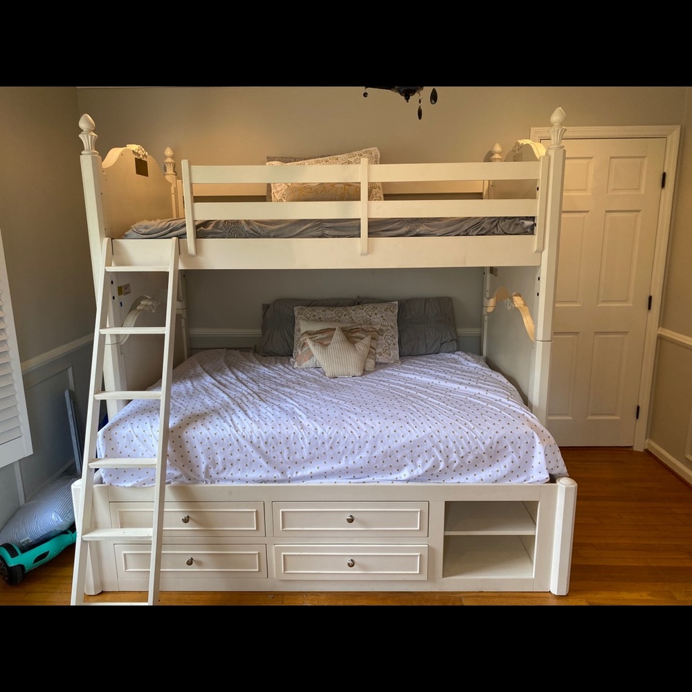 Kids bunk bed